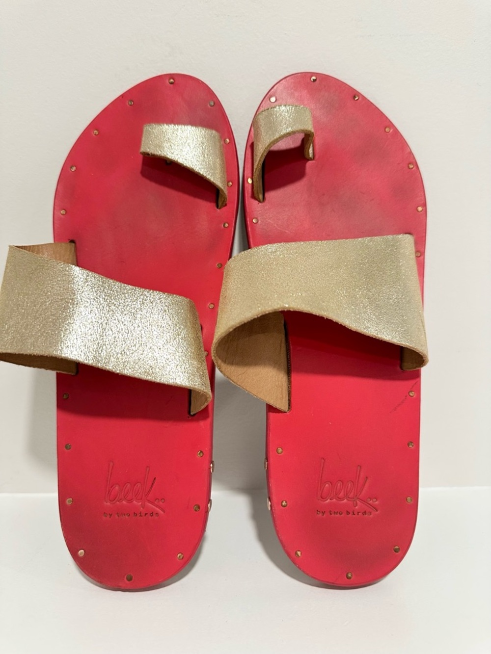 Beek Finch Metallic Gold Straps Bright Pink Footbed Slide Sandals Size 8